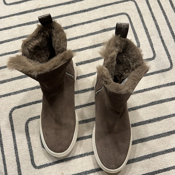 J/slides grey leather platform boots size 10 with faux fur lining - Picture 3 of 11